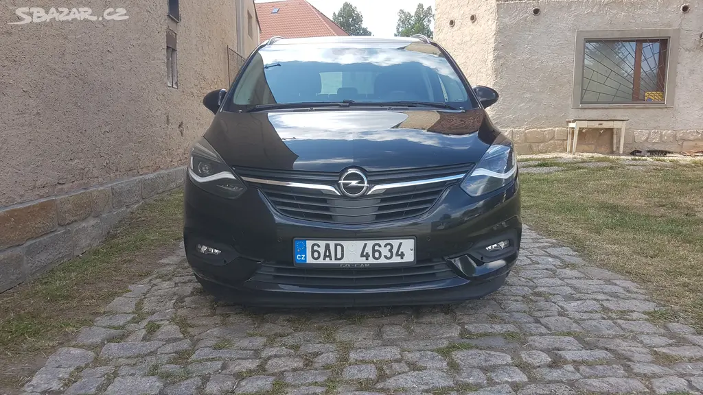 Opel Zafira C Tourer 2.0CDTI +výsuvný nosič kol